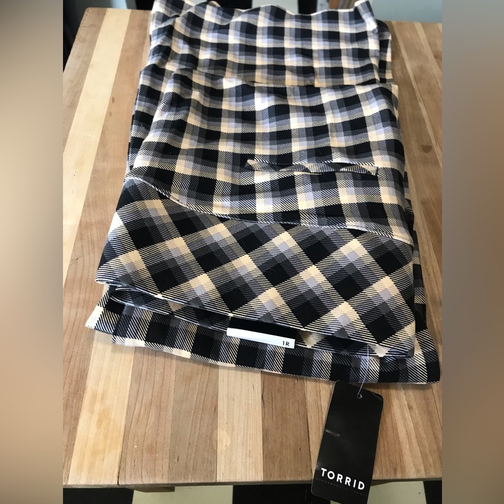 Torrid 1R Plaid Flare Pants NWT - Picture 2 of 9